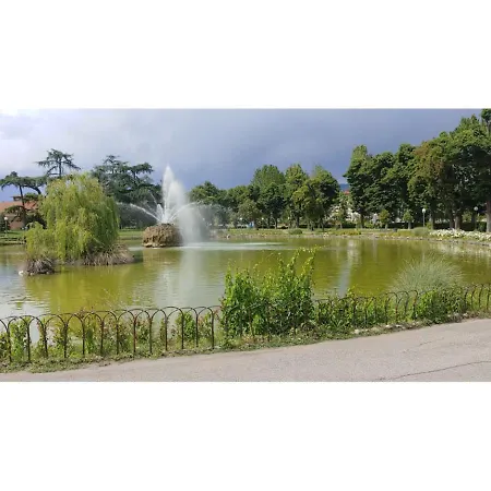 Paolo And Carlotta's - Large And Between Two Parks * Floransa