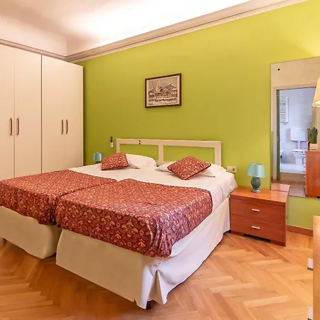Paolo And Carlotta's - Large And Between Two Parks Floransa